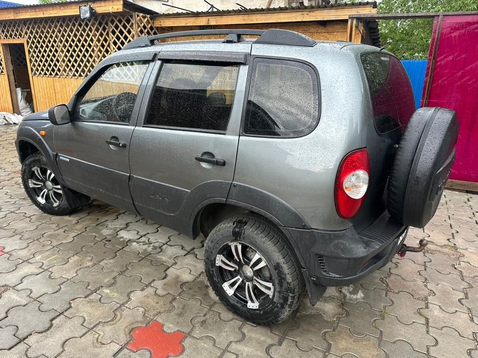 Продам ниву шевроле