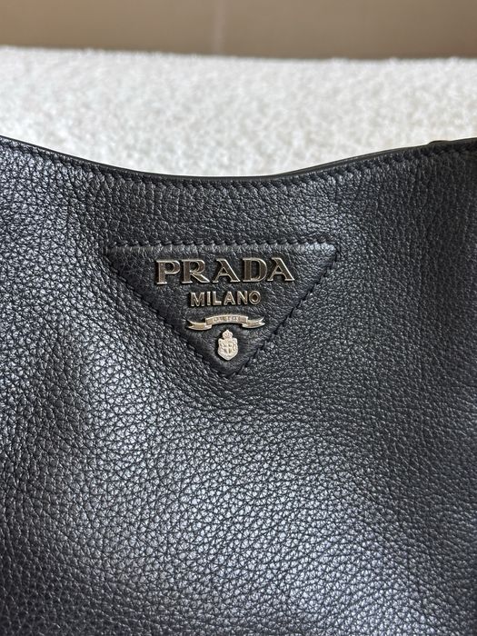 Кожаная сумка Prada