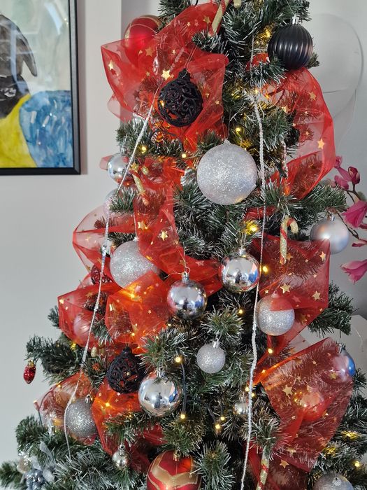 Коледна елха 150 см с лампички и украса / Високо качество/ заскрежена