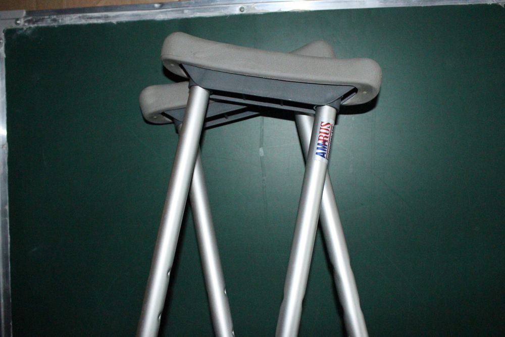 Детские Костыли б/у самовывозом