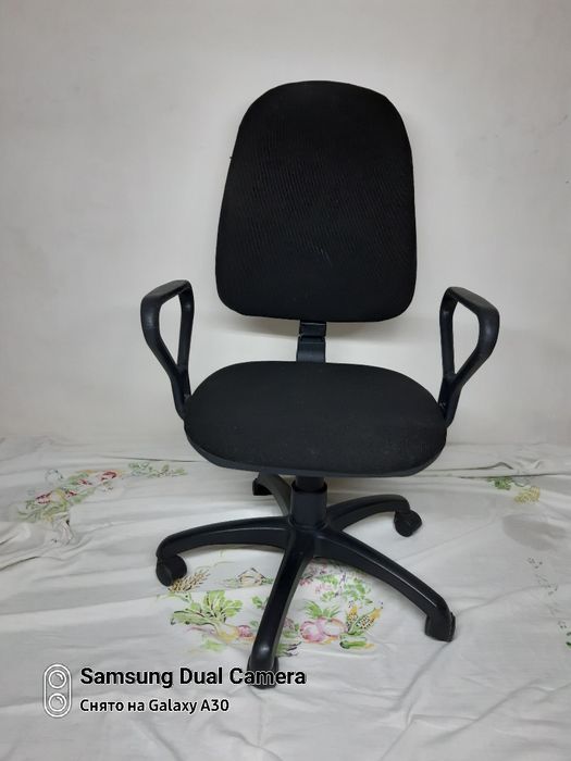 Продам стулья для офиса.