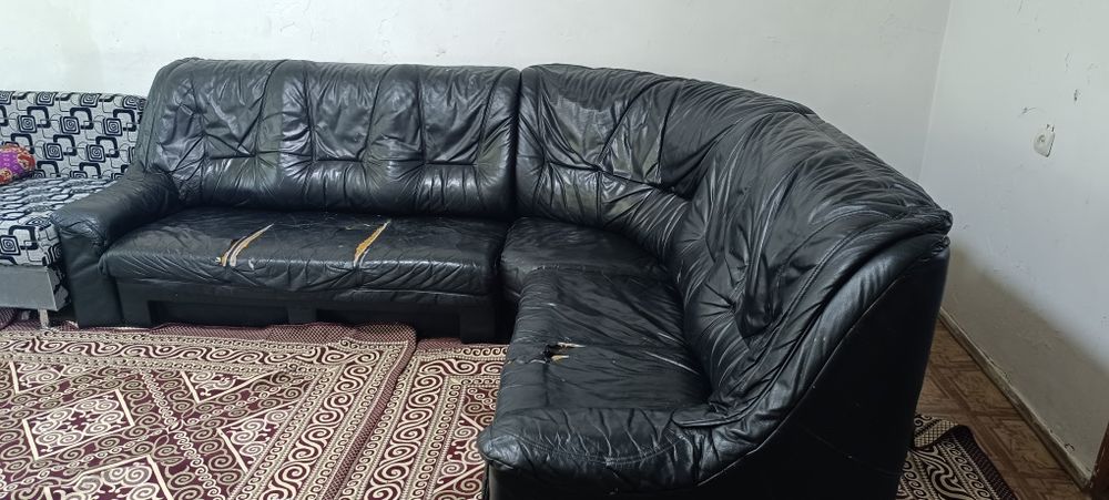Диван кожаный диван