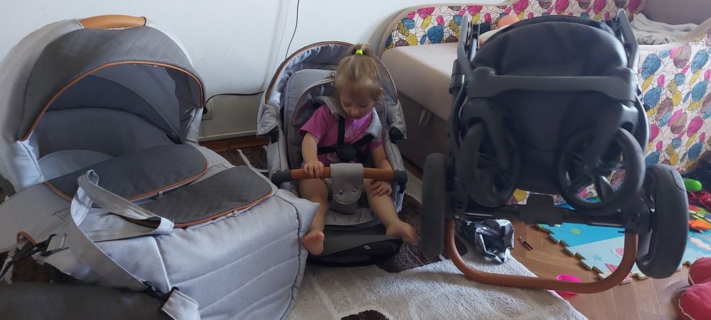 Продам коляску зима лето Adamex