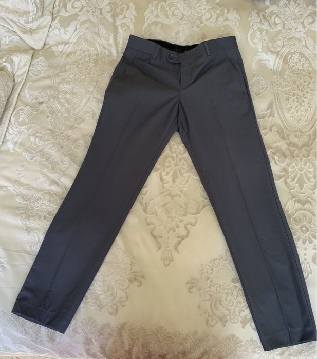 Серый костюм с брюками