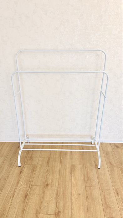 Напольная вешалка в отличном состоянии