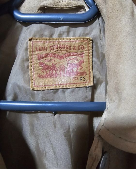 Jacheta dama levis