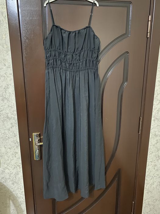 Платье на бретельках  (mango)новое