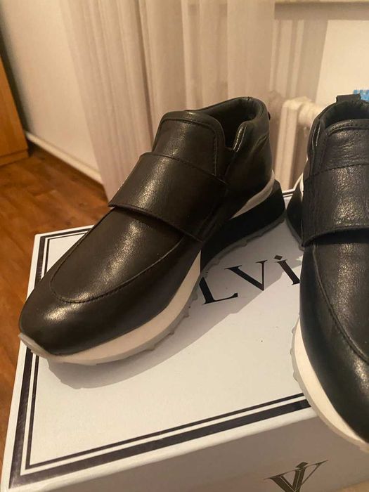 Продам женскую обувь