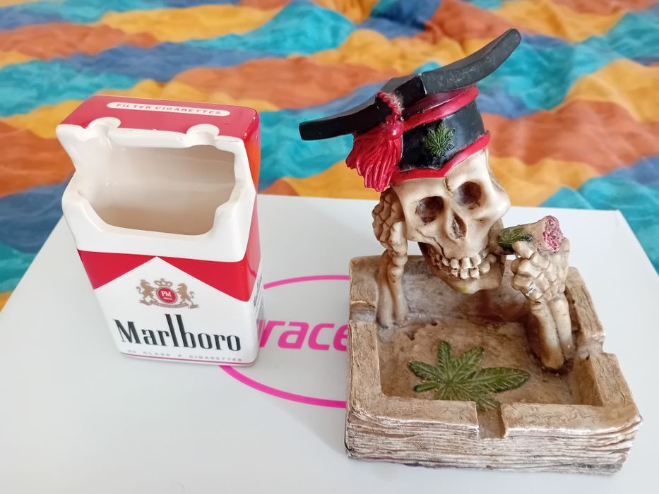 Două scrumiere decorative noi