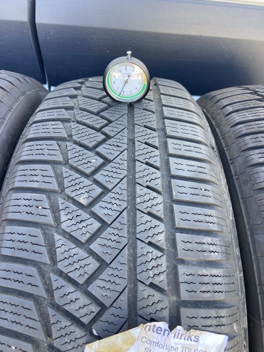 235/55/18/ Continental winter contact ts850