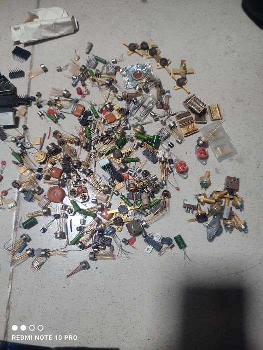 Радио детали платы микросхема