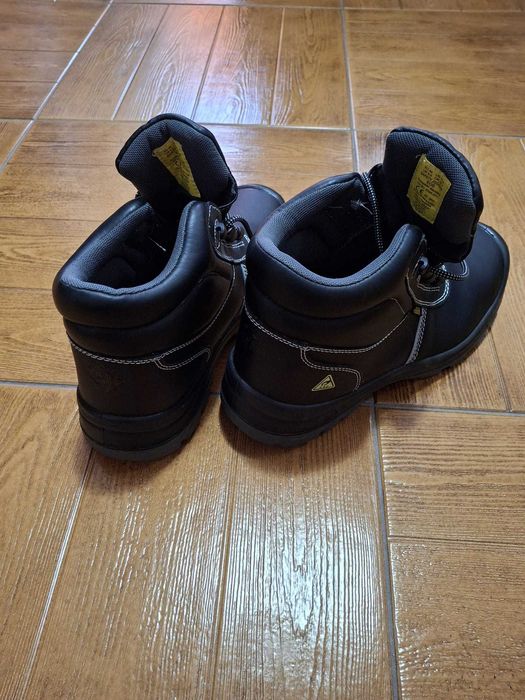 Bocancii de protecție impermeabili - Safety Jogger  ESD