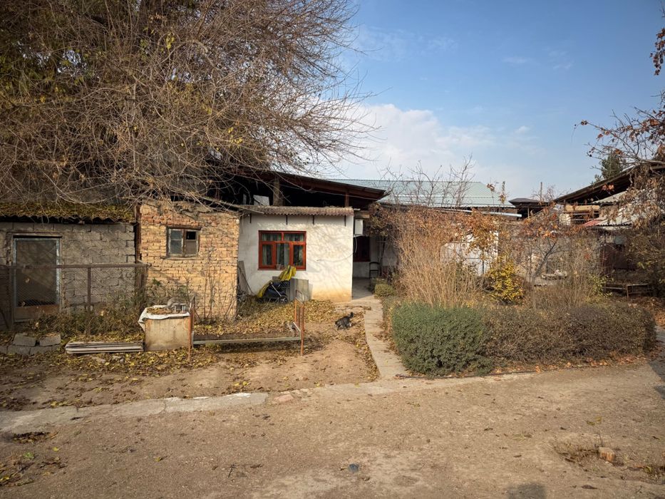 Продается участок 6 соток 4. 6 sotix yer uchastkasi uy bilan sotiladi