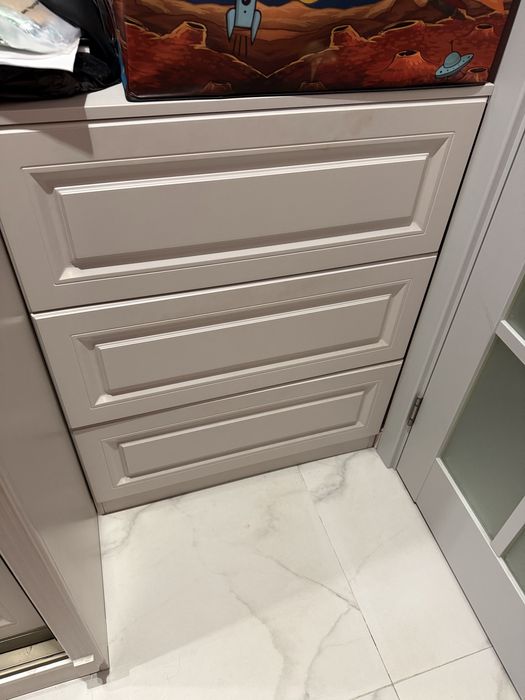 Продаю прихожию