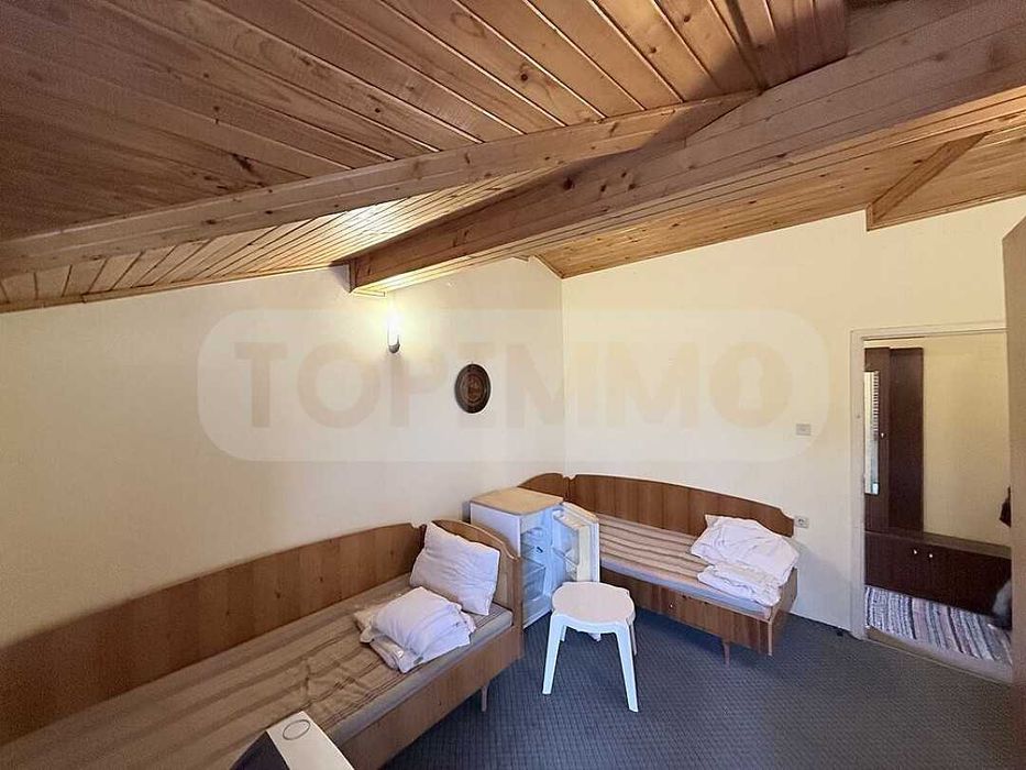 Триетажна вила във вилна зона до Балчик и курорт Албена