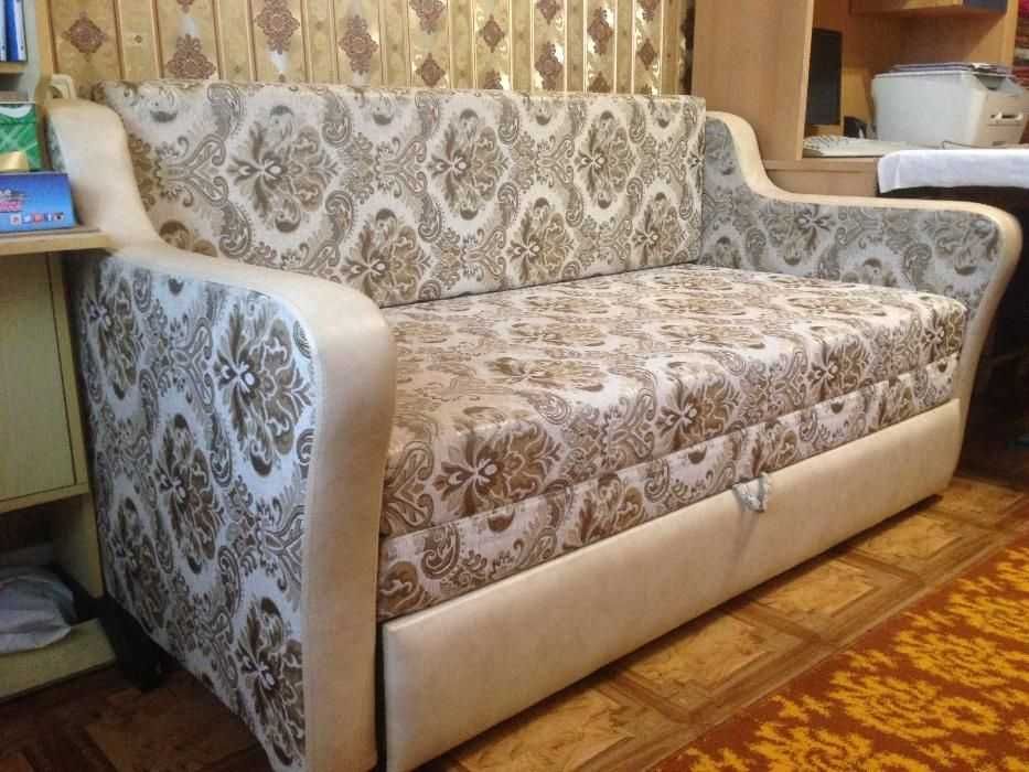 Диван раскладной б/у
