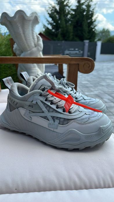 Off white Odsy 1000