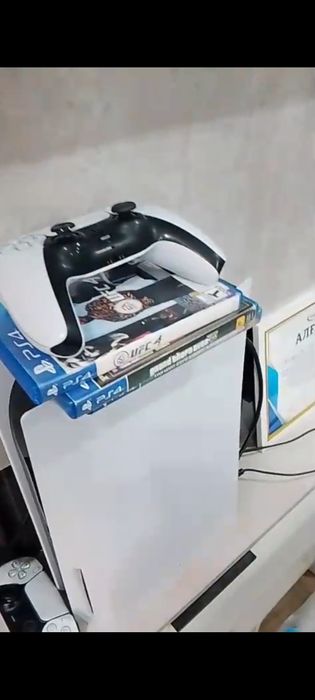 Продам Play Station 5 825 GB