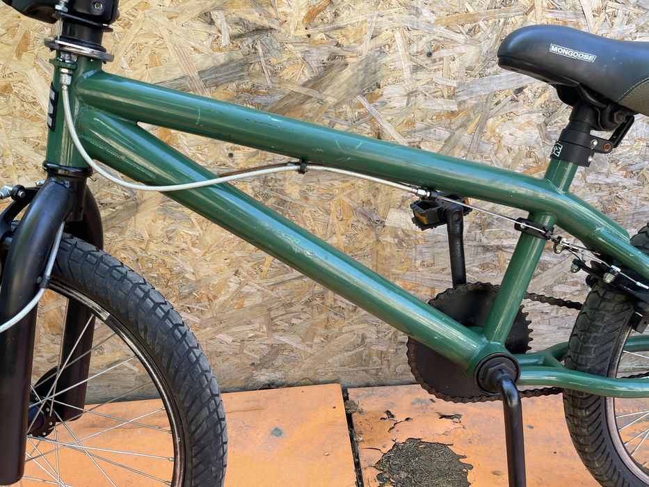 Bicicleta bmx jumper mongoose roti 20”