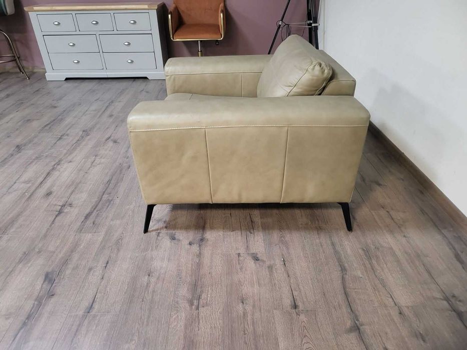 Бежов кожен фотьойл 100 % естествена кожа