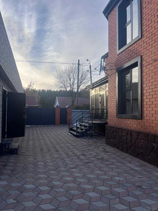 Современный коттедж в 5 минутах от центра города