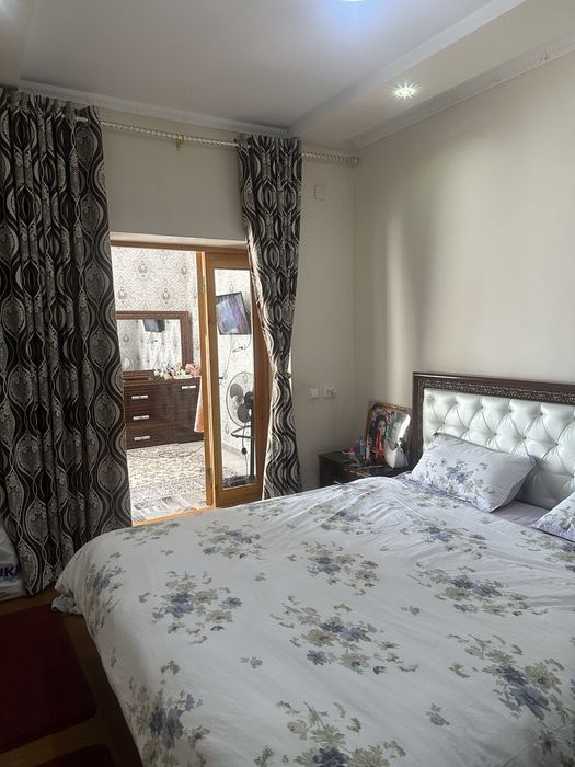 Hovli sotiladi.samarqand