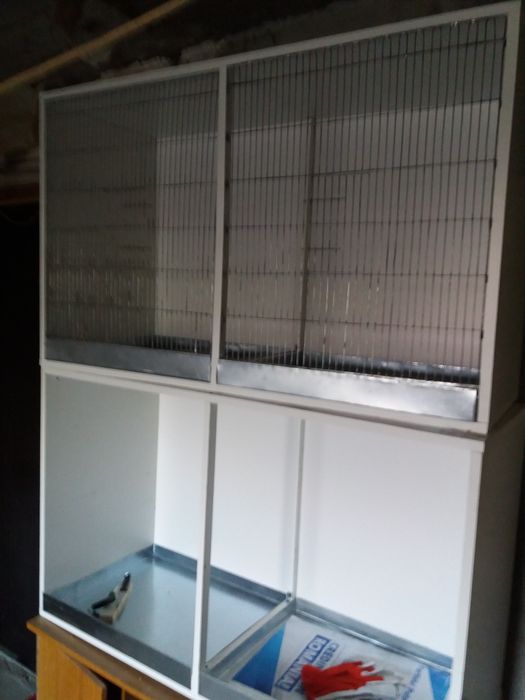 Colivii pentru păsări de apartament