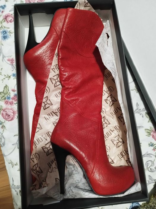 Червени ботуши  Gianni чисто нови