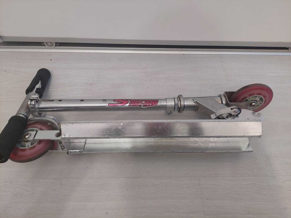 Trotineta pliabila si reglabila din aluminiu Street Teens