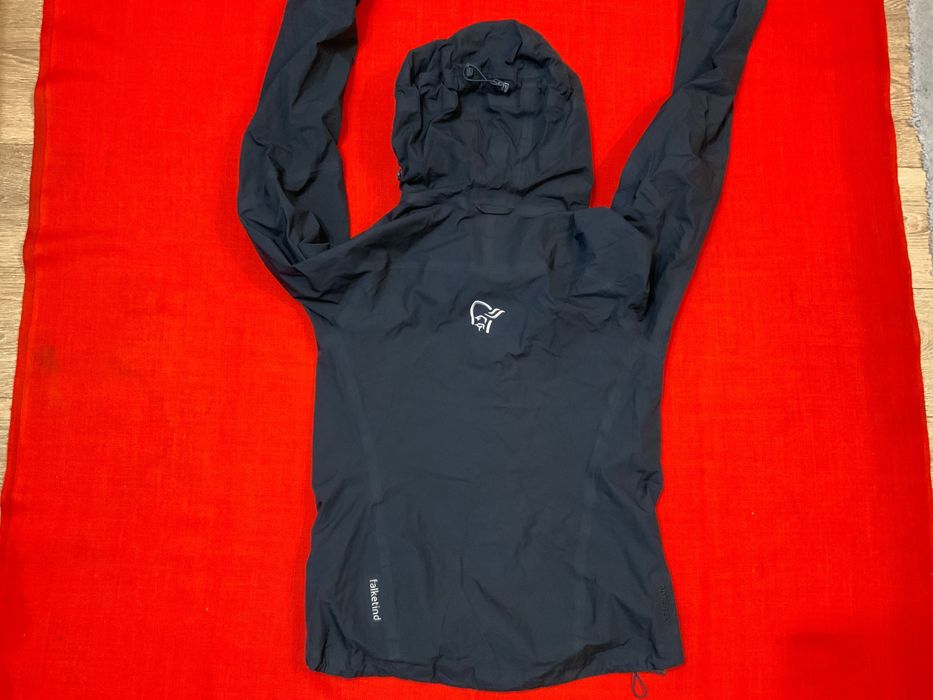 Norrona gore-tex-оригинлно дамско яке 36 с