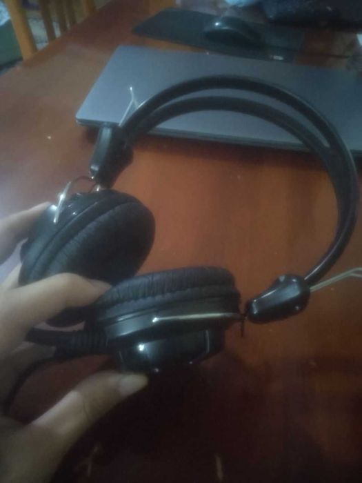 Наушники A4Tech HS-28 черный Б/у