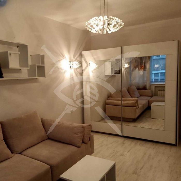 Дава се под наем Двустаен апартамент в София, Център - 60 кв.м за 747.66 € - Снимка #2