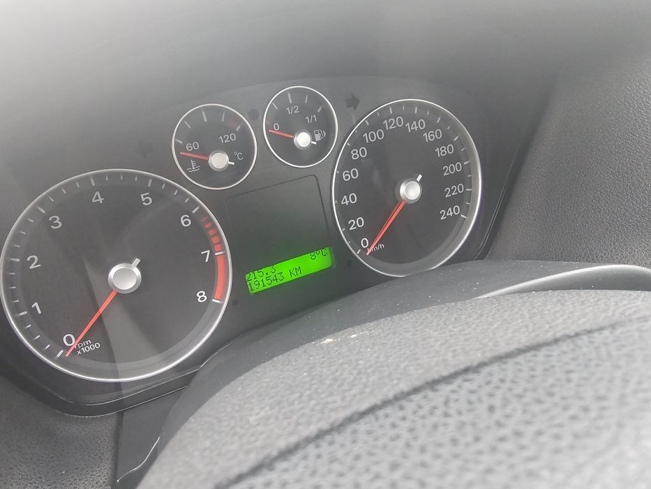 Ford focus ghia 1,6 benzina !