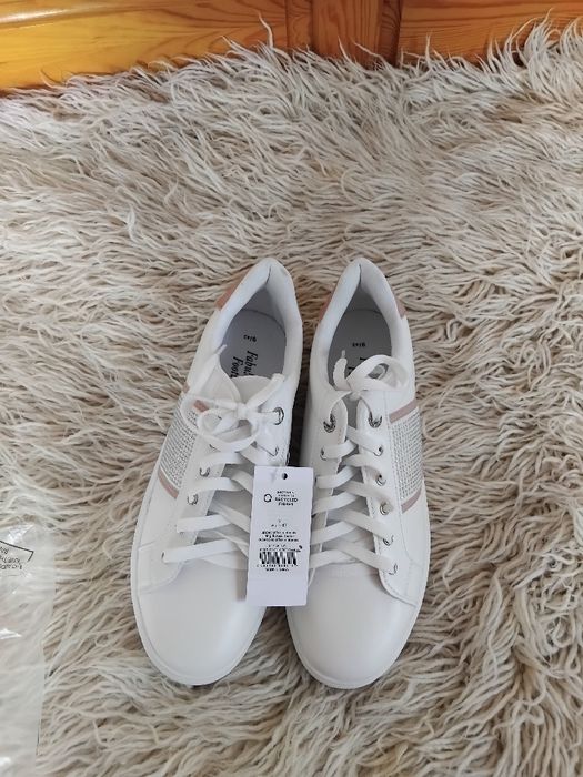 Обувки р-р 42,нови,екокожа