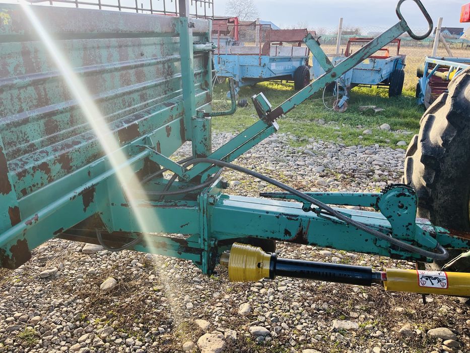 Mig gunoi Kirchner 3.2 tone, remorca de imprastiat balegar,inproscator