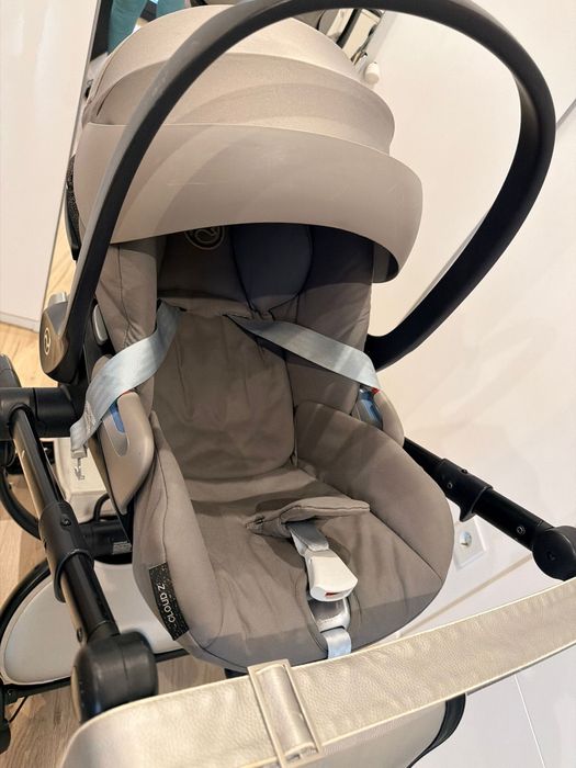 Carucior Mima Xari Argintiu+Scoica Cybex Platinum