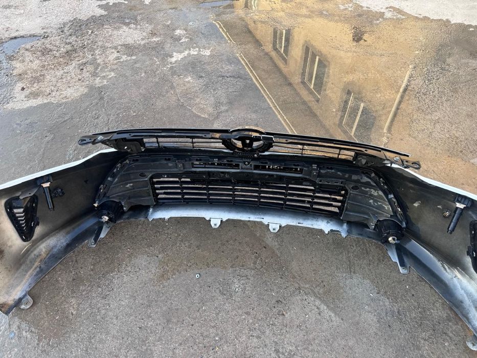 Бампер от тойота 55 срочно