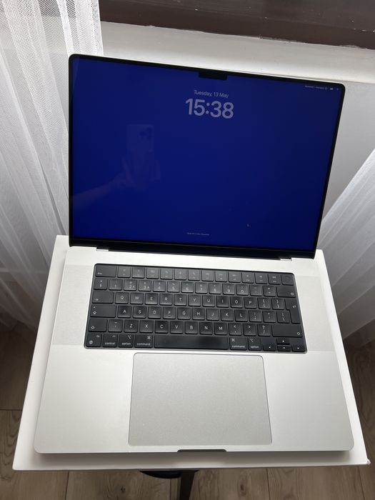 Laptop MacBook Pro M1 PRO 16 inch 1Tb SSD + carcasa transparentă
