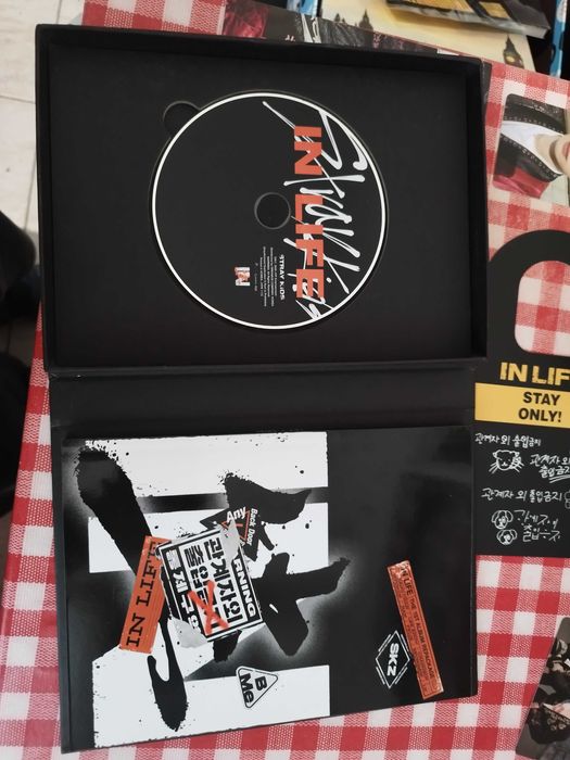 Stray Kids, In Life, The 1st album repackage + карти