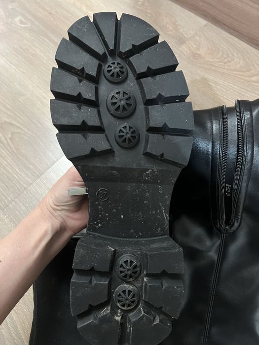 Продам сапоги и джорданы