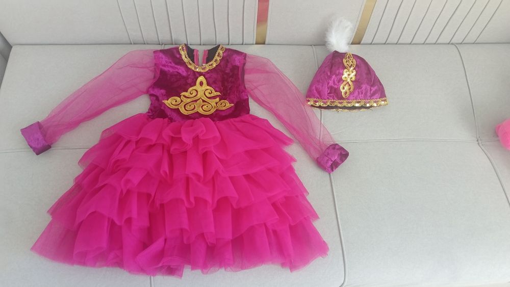 Продам национальной костюм для девочек 4-5 лет.