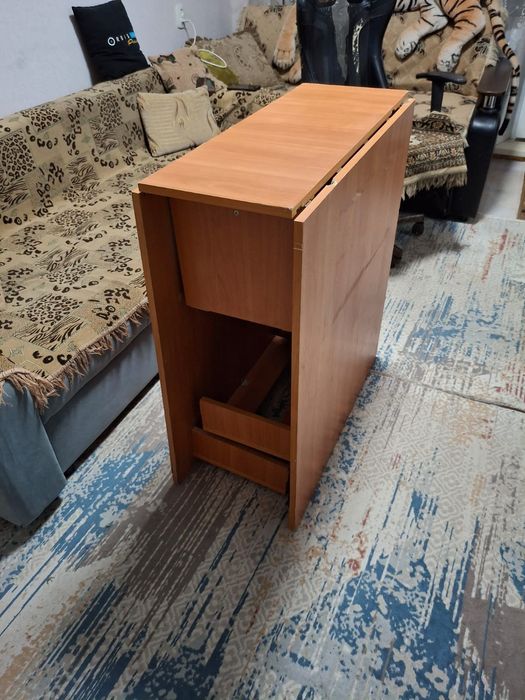 Стол  для  кухни