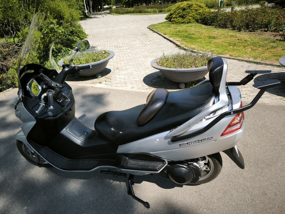 Schimb/Vand Suzuki burgman 250 CC/ 2002 / 35.000 km în creștere.