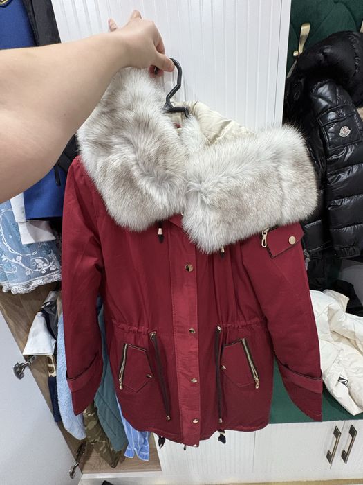 Продам парку женскую