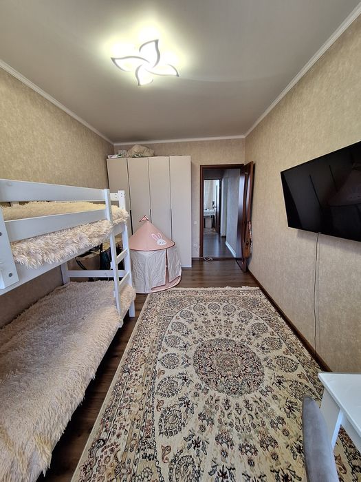 Продаётся 2 комн улучшенная 4 мкрн