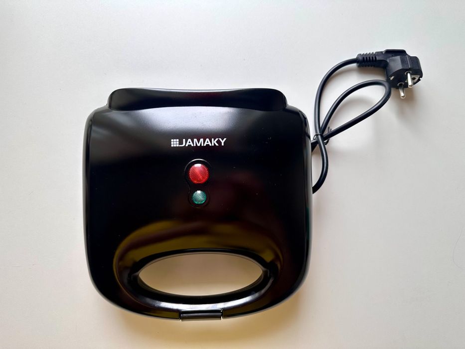 Вафельница новая