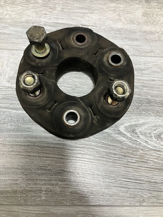 Муфта кардана эластичка  двигателя  м104 м112 мерседес