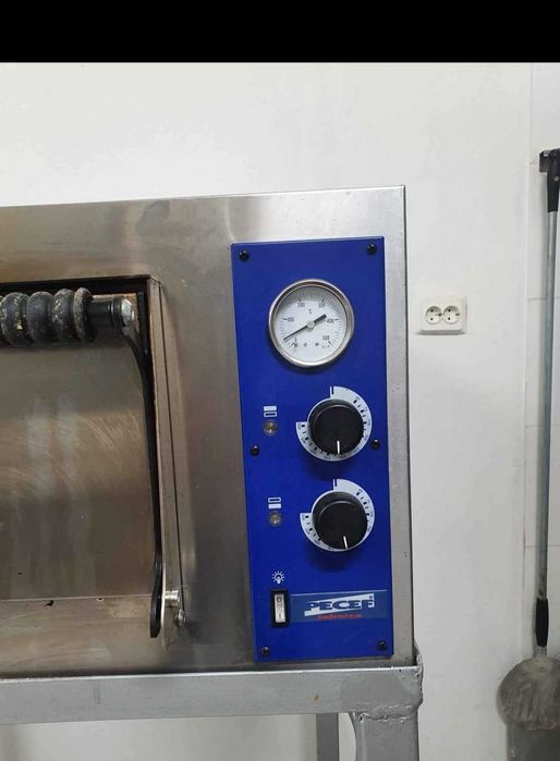 Cuptor pizza la 220
