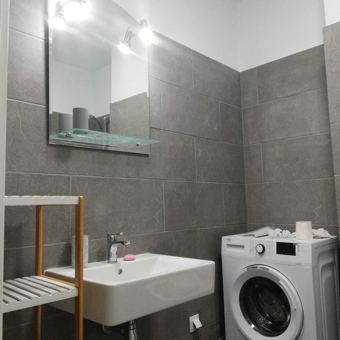 PROPRIETAR ofer spre inchiriere un studio superb cu piscina in Complex Atria sector 1 Bucuresti