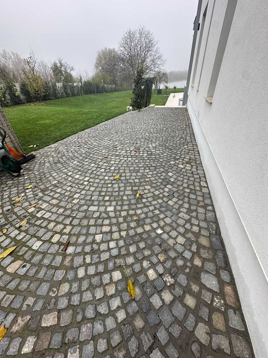 Montaj piatră cubică colorată | Pavaje rezistente